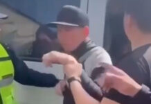 Пассажиры и водитель маршрутки поймали карманника — видео