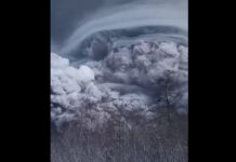 Невероятные кадры: на Камчатке произошло мощное извержение вулкана