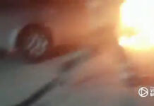 В Бишкеке сгорела «Hyundai Sonata» и пострадал бусик, стоящий рядом — видео