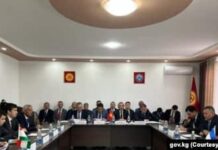 Кыргыз-өзбек-тажик чек ара кесилишин аныктоо маселеси талкууланды