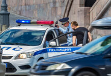 В Москве задержали экс-заммэра Мурманска с поддельными кыргызскими правами и паспортом