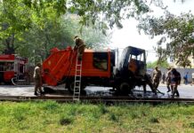 В Бишкеке сгорел мусоровоз «Тазалыка» — видео