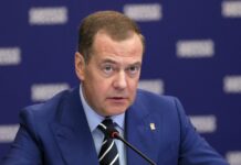 Дмитрий Медведев поздравил Садыра Жапарова и народ КР с годовщиной победы в ВОВ