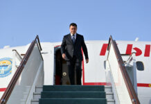 Садыр Жапаров вылетел с госвизитом в Китай. Кто полетел с ним