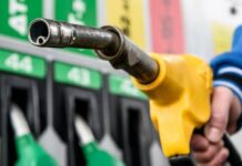 АНК заявила о повышении цен на бензин в мае. Антимонополия выдала ей предостережение