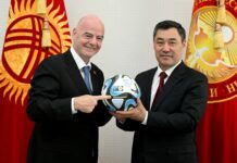 Садыр Жапаров принял президента ФИФА Джанни Инфантино