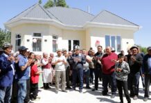 Ташиев в своем родовом селе построил дом для многодетной семьи — фото