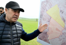 Садыр Жапаров жаңы аэропорттордун долбоорлору менен таанышты