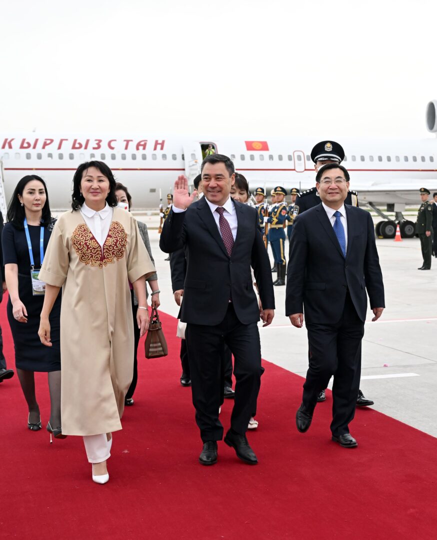 DOS 2208 Садыр Жапаров прибыл в Китай с государственным визитом - фото