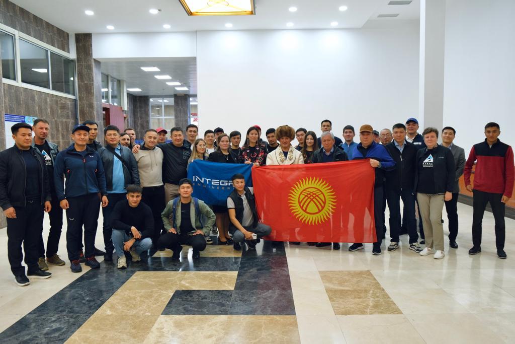 af5e8bf8 9ea2 465a 88d8 84a896395fda Кадыр Сайдилкан: Я посвятил свое восхождение на Эверест женщинам Кыргызстана