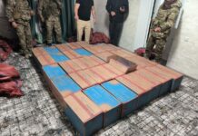 В Баткене контрабандисты напали на милиционеров во время обысков