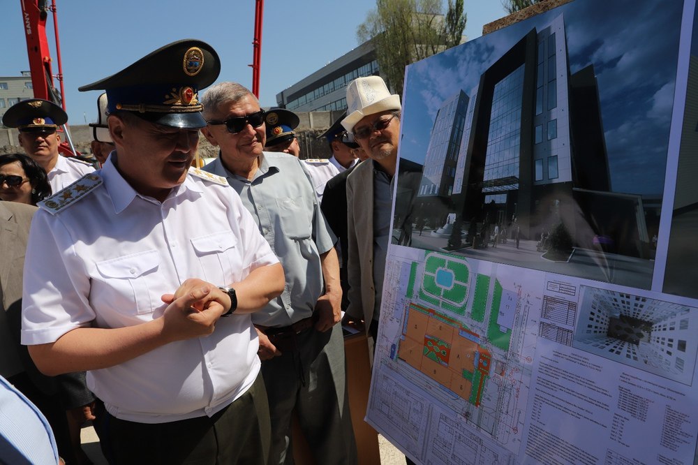 e9612747 7058 4a89 8778 0219954cd4da Ташиев заложил капсулу под строительство нового здания ГКНБ в Бишкеке
