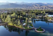 Президент в Чолпон-Ате открыл новый парк — фото