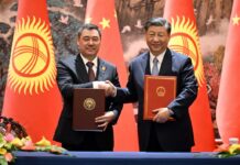 Жапаров менен Си Цзиньпин бир катар документтерге кол коюшту