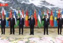 СҮРӨТ: Кытай лидери Борбор Азиянын беш өлкөсүнүн президенттери менен бирге