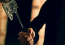 Ошто ичимдиктин айынан эркек киши үй ээсин уруп, балта менен чаап өлтүрдү