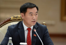 Депутат Эмил Токтошев курултай өткөрүү үчүн бюджеттен акча бөлбөөнү сунуштады