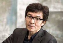 Казахстанского правозащитника Агелеуова сняли с рейса Бишкек — Ташкент