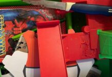 Москвада 42 жаштагы аял өз баласын өлтүрүп, бычак менен кескилеген