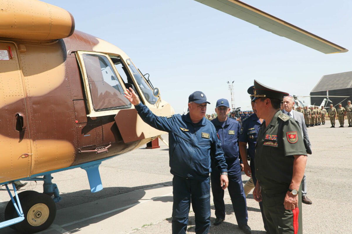 05 1 Кыргызстан закупил в России новый вертолет Ми-17 - фото