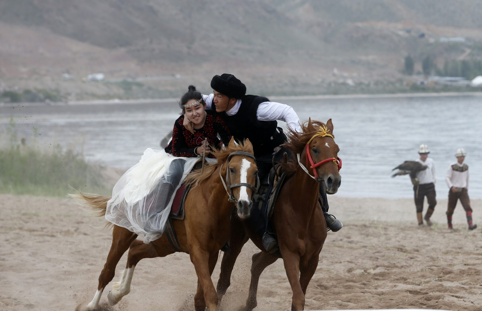 16 Главе Евросовета показали традиции и обычаи кыргызского народа - фото