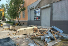 Манас проспектисинде мыйзамсыз курулган объектилерди бузуу иштери уланууда