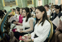 В Бишкеке прошел традиционный бал медалистов