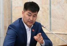 Шайлообек Атазов Бейөкмөт уюмдар боюнча пикирин билдирди