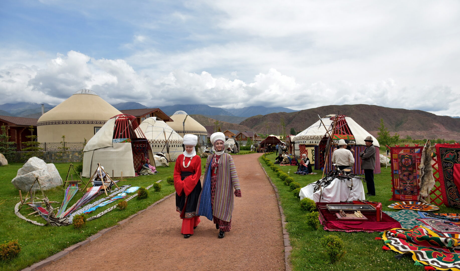 24 Главе Евросовета показали традиции и обычаи кыргызского народа - фото