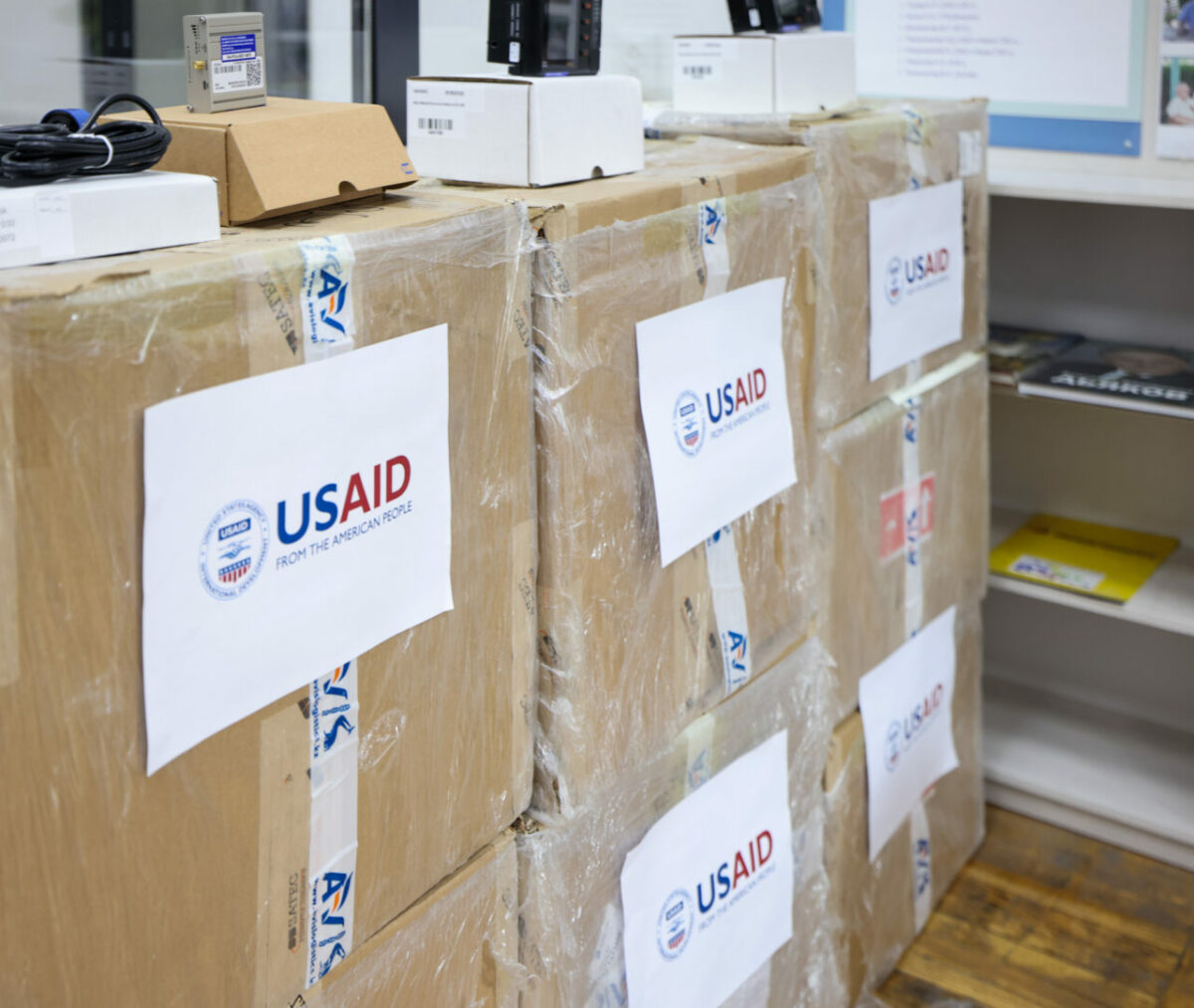 290a9101 1 USAID передал Минэнерго КР новые умные счетчики