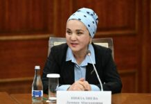 Выборы в Бишкеке. ЦИК отменил регистрацию лидера гонки Дамиры Ниязалиевой