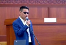 ВИДЕО: Дастан Бекешов Бишкектеги суу маселесин чечпей жаткан мэрияны сынга алды