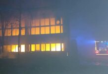 На заводе в Кара-Балте произошел крупный пожар, были слышны взрывы