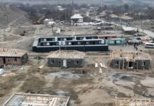 Строительство домов в Баткене. Стройкомпанию подозревают в присвоении миллионов сомов