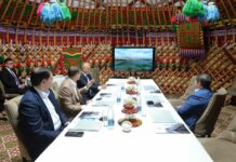 Акылбек Жапаров встретился с представителями крупнейшей российской инвесткомпании