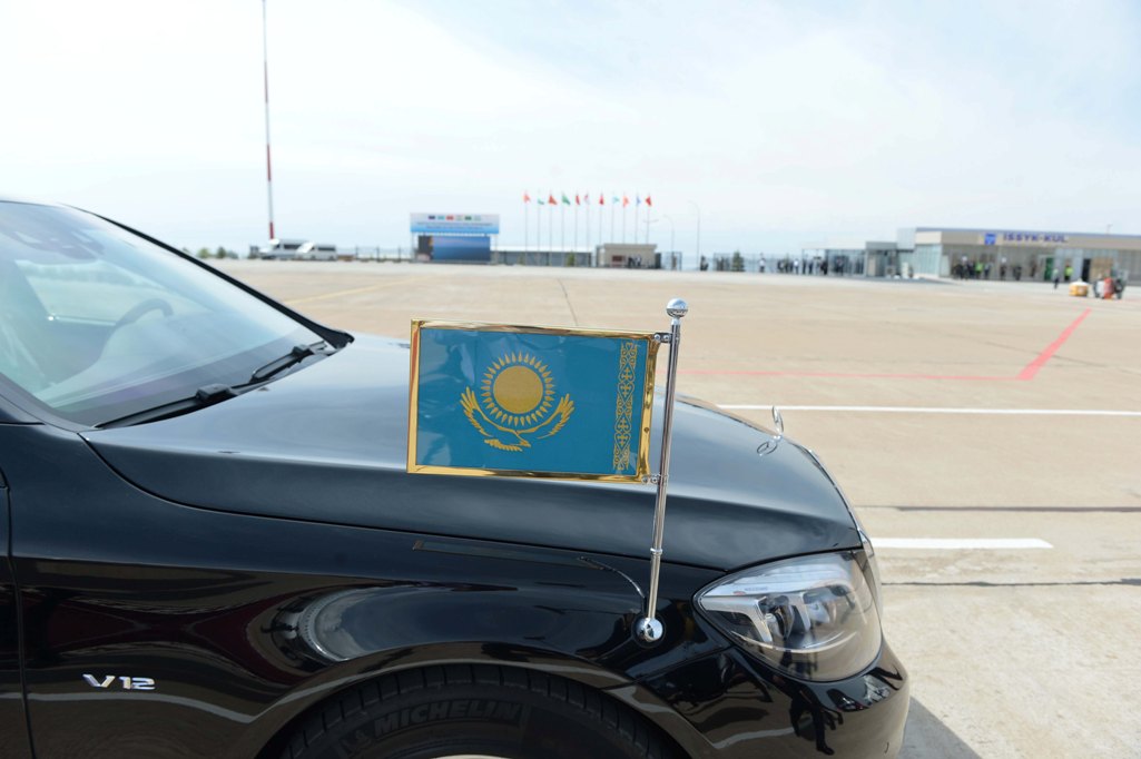6479745239cd2 Токаев прибыл в Кыргызстан для участия в саммите ЕС - ЦА