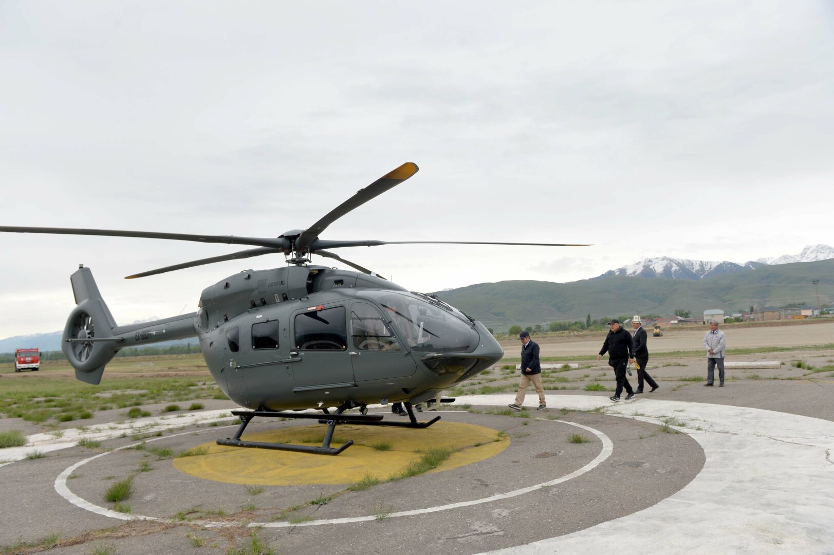 647b477ad1c0b 1 Акылбек Жапаров на вертолете посетил ряд объектов в Иссык-Кульской области