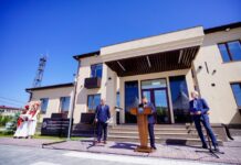 Акылбек Жапаров открыл новое здание Института сейсмологии НАН КР