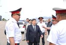 Акылбек Жапаров проверил готовность иссык-кульской милиции к турсезону