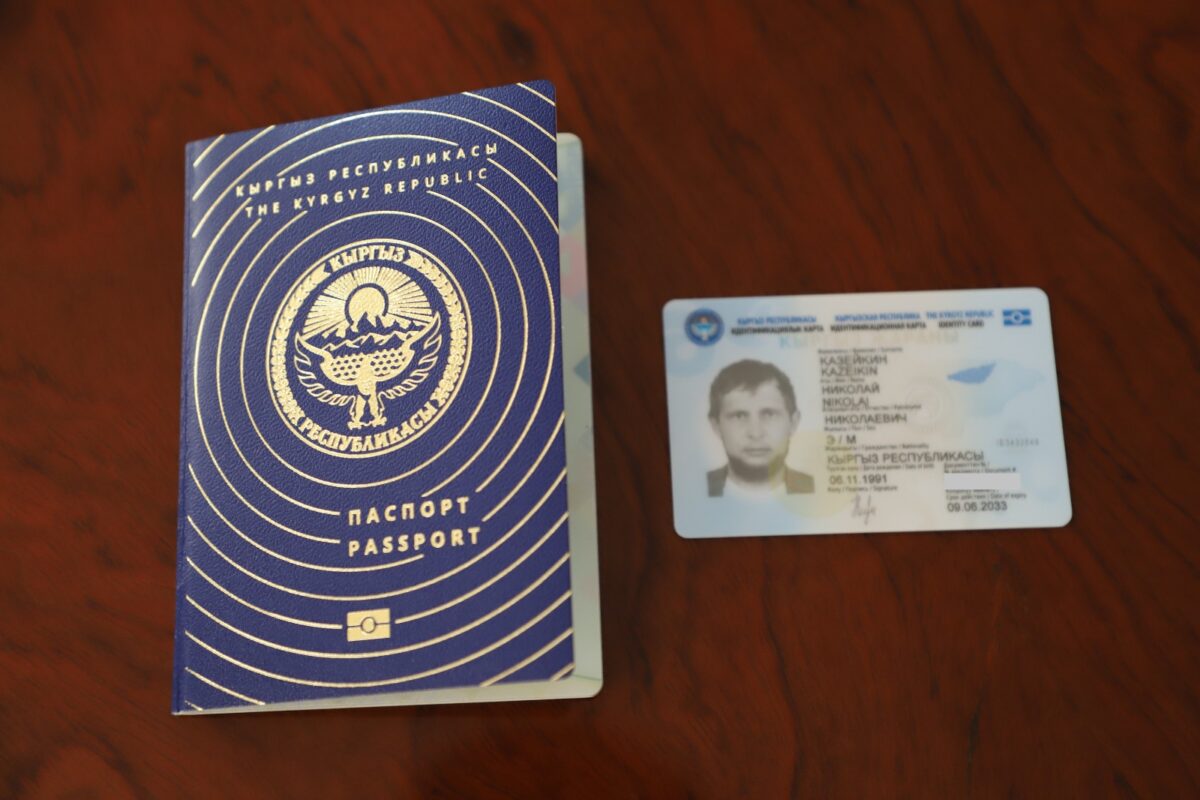 83e4882c 5965 436e a6cd 1e3bae5b033c "Чыныгы атын билбей жүргөн": Николай Дядкинге паспорт тапшырылды
