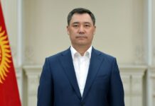 Садыр Жапаров медиктерди кесиптик майрамы менен куттуктады