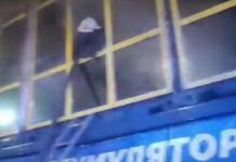 ВИДЕО: «Дордой-Моторс» базарынан өрт чыкты