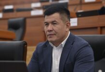 Өмүрбек Бакиров: ички каттамдардын билеттери калк үчүн өтө кымбат