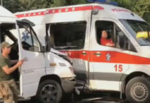 ВИДЕО: Бишкекте кичи автобус менен тез жардам унаалары сүзүштү