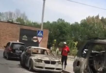 В 12-м микрорайоне на подземной парковке дома сгорели машины