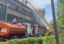 Пожар в школе села Люксембург тушили 5 расчетов — видео