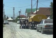 Жителям жилмассива Арча-Бешик воду развозят 10 водовозов