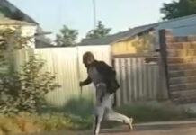 В селе Восток неадекватный мужчина бегал по улице, размахивая двумя ножами