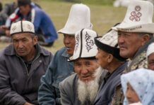 Азамат Тынаев: кыргыздардын толук ысымдарын алмаштыруу керек