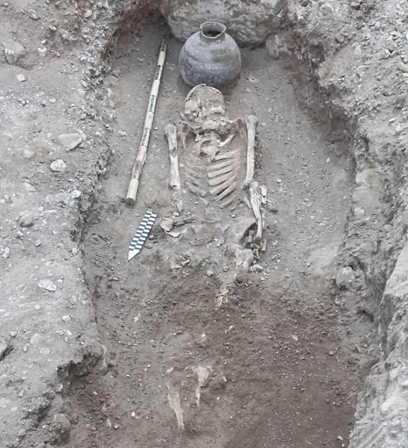 0003bec4 8924 4d93 8f43 cb08ed59f05a В Баткене археологи обнаружили останки людей, живших в I-IV веках - фото